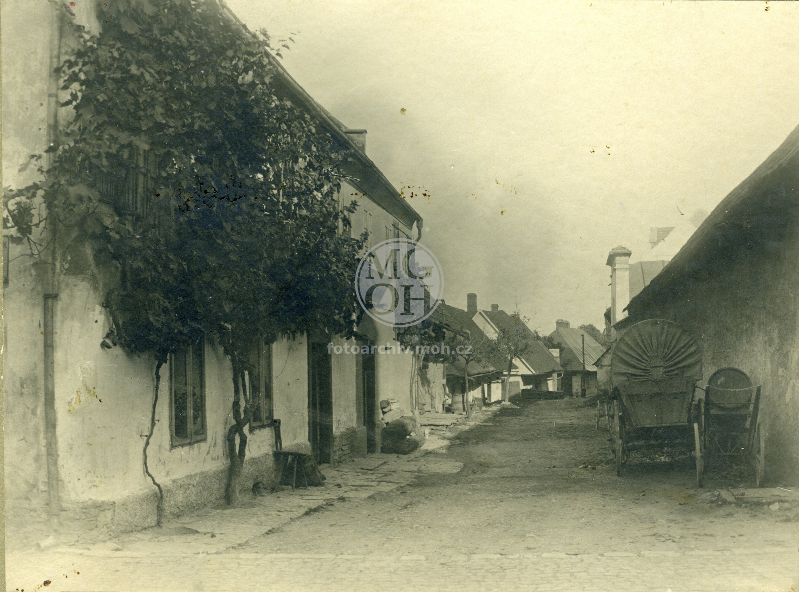 Fotografie - Kartony - ul., zámek, rybník  Broumar