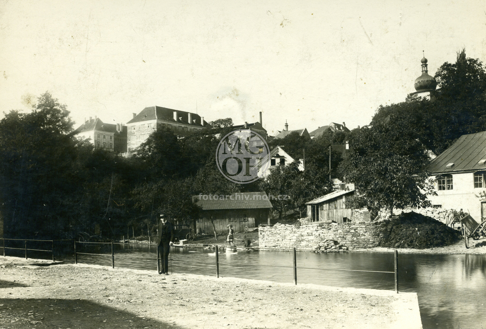 Fotografie - Zámek, město, ul.