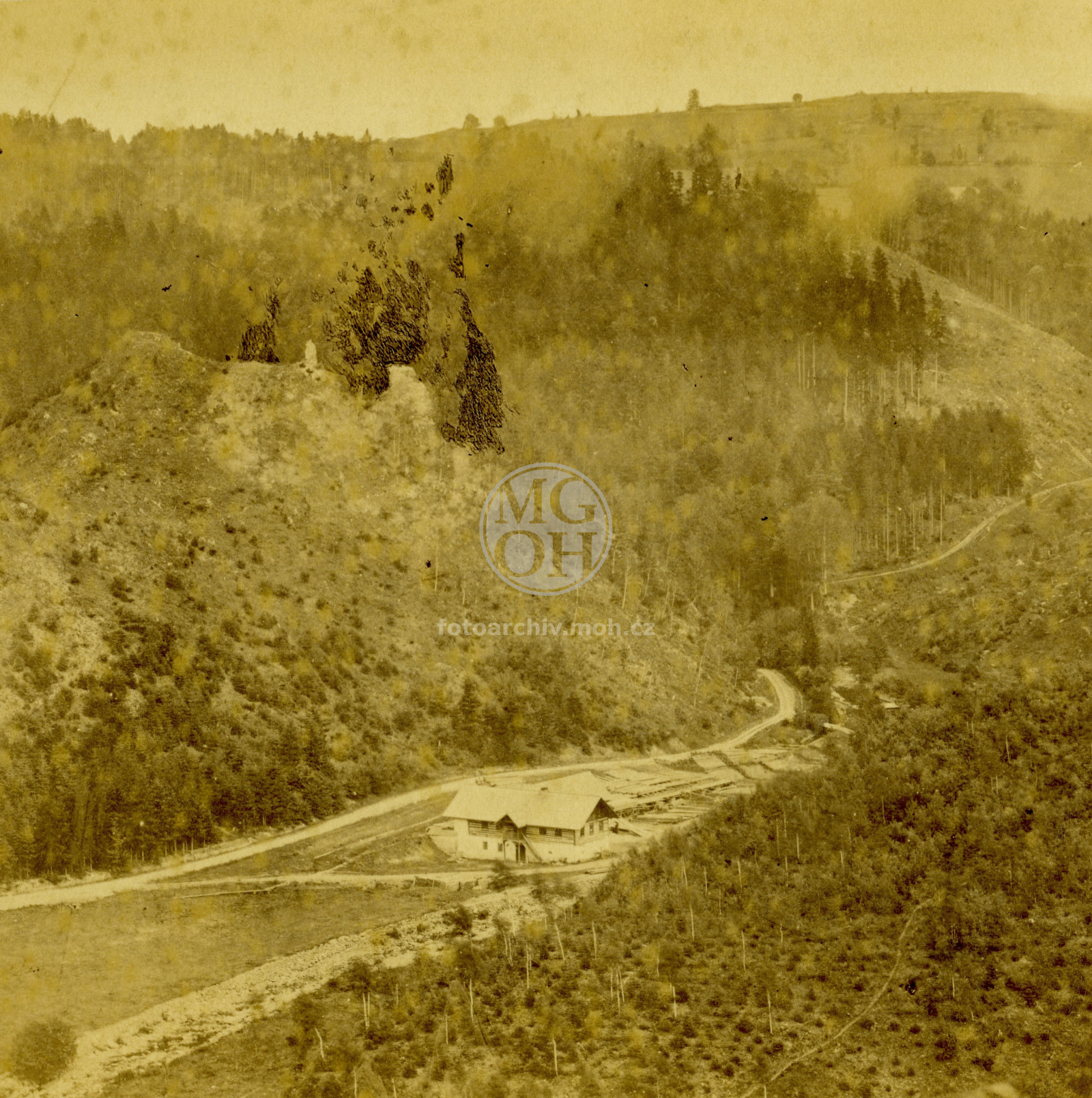 Fotografie - Porkertova továrna (tzv. Sejkorovna), pila v Antoniině údolí 1877