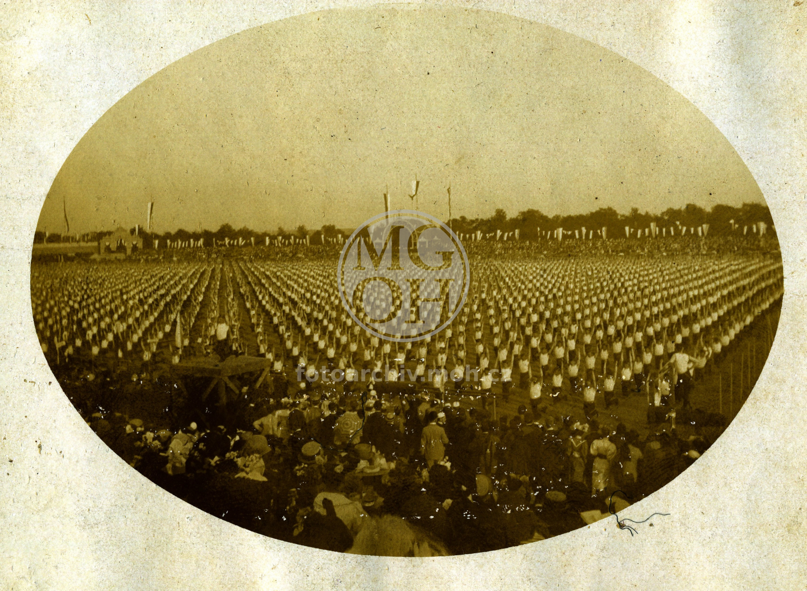 Fotografie - Sokolové, cvičení, tabla, sokolovna