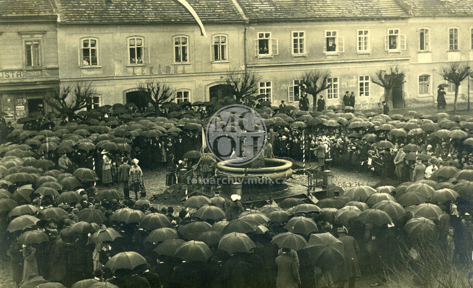 Fotografie - Lípy svobody, nám.