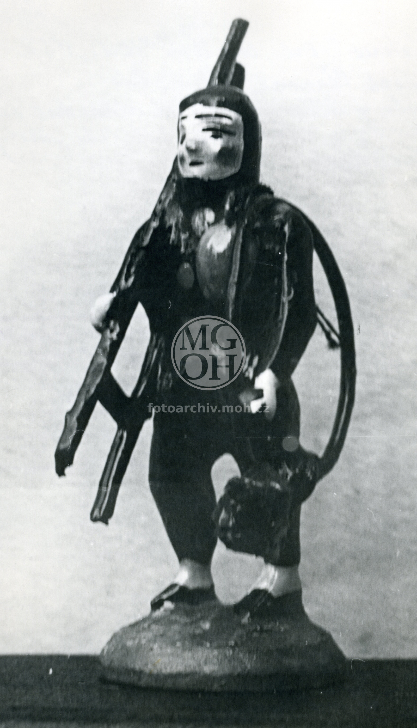 Fotografie - Figurky E. Č.
Osoba: Černoch Eustach, lid. řezbář