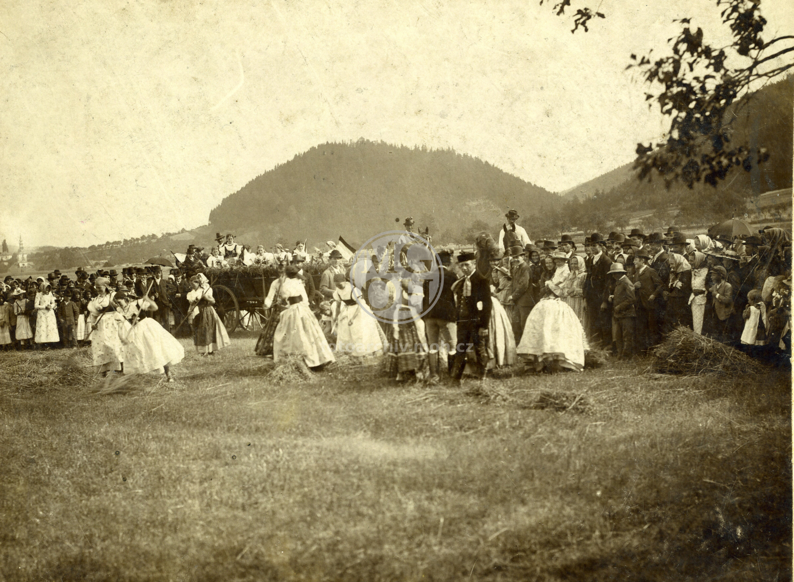 Fotografie - Dožínková slavnost pod sv. Markem