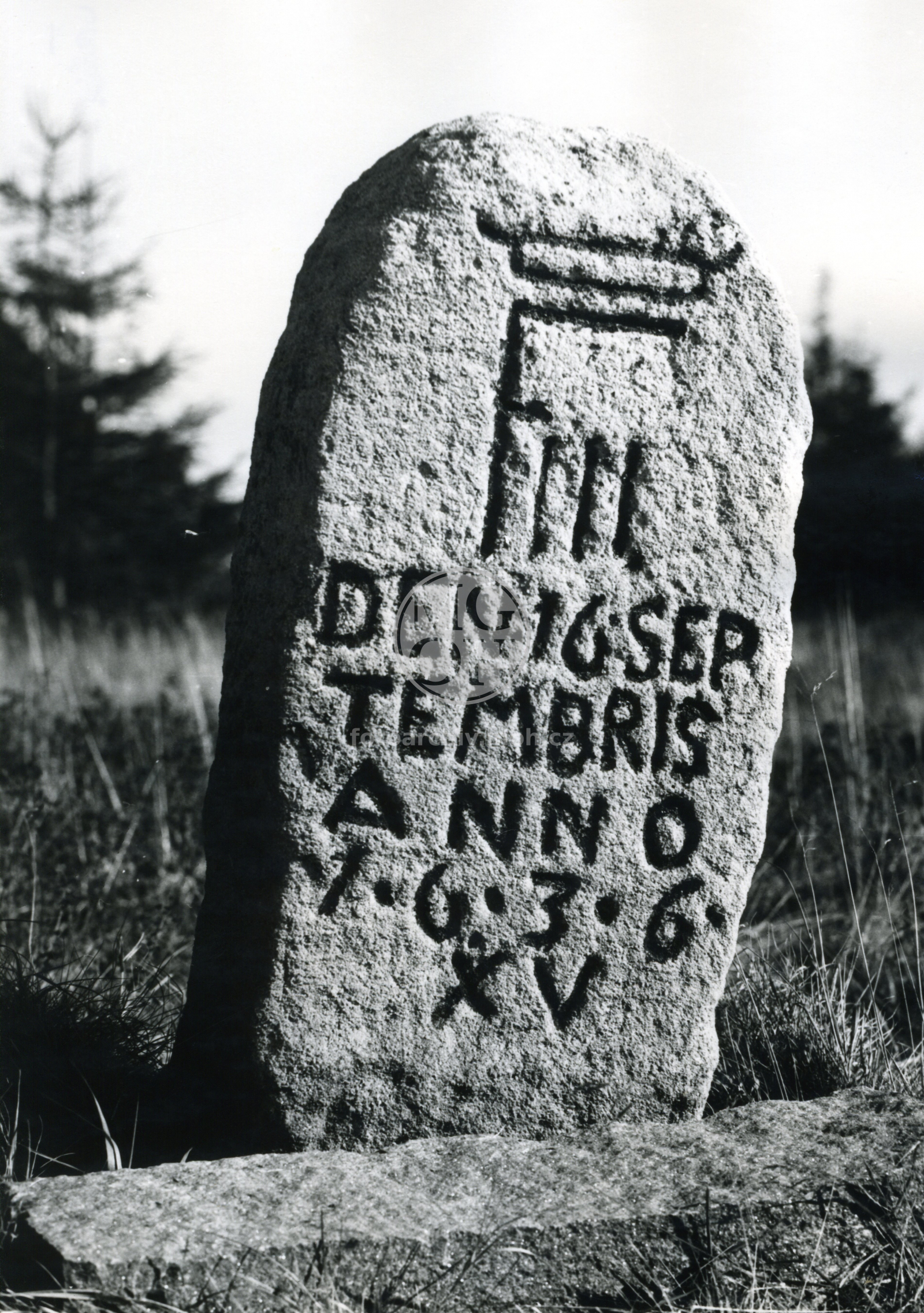 Fotografie - Šerlich - starý mezník