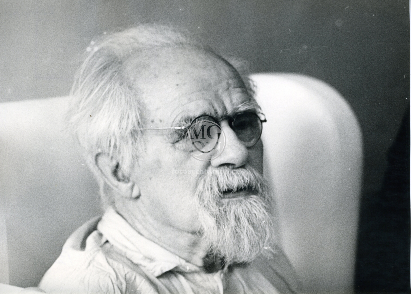 Fotografie - Portrét L. K.  -  85 let (pořízeno v nemocnici) 
Osoba:  Leoš Kubíček [sochař, řezbář]