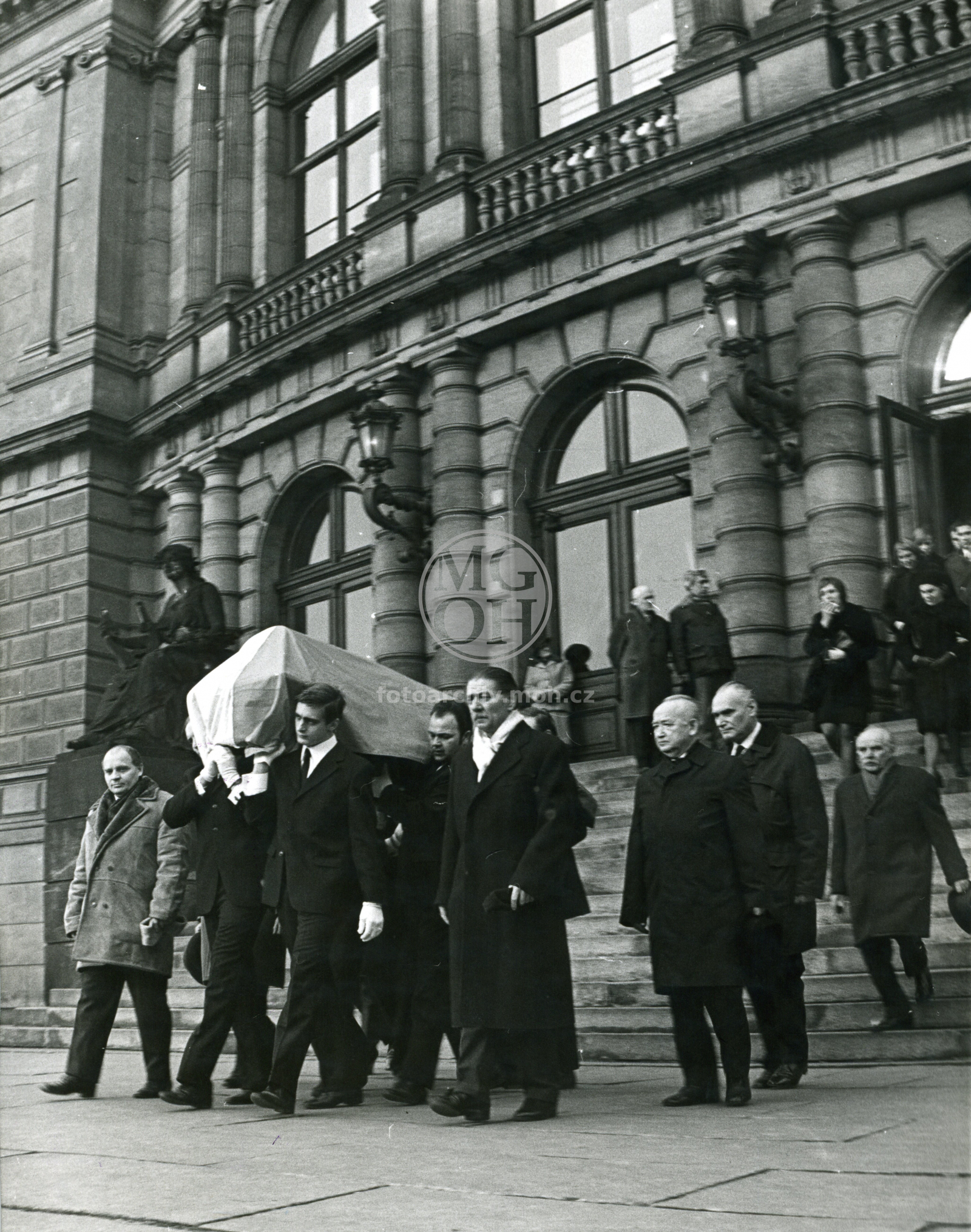 Fotografie - Pohřeb V. Sedláčka
Osoba: Vojtěch Sedláček