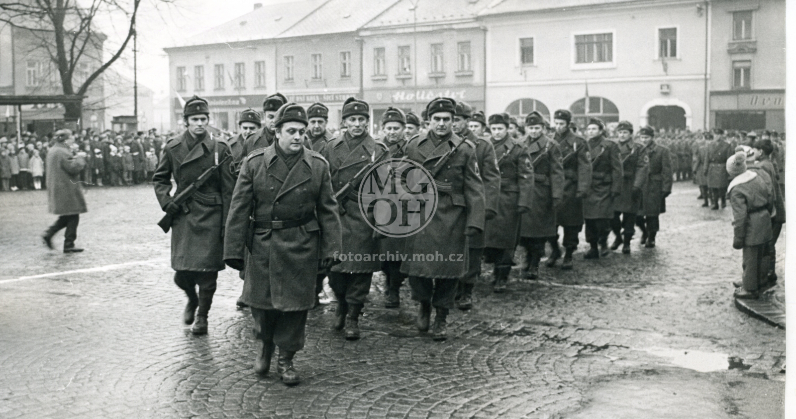 Fotografie - Oslavy Února - manifestace  a  přehlídka