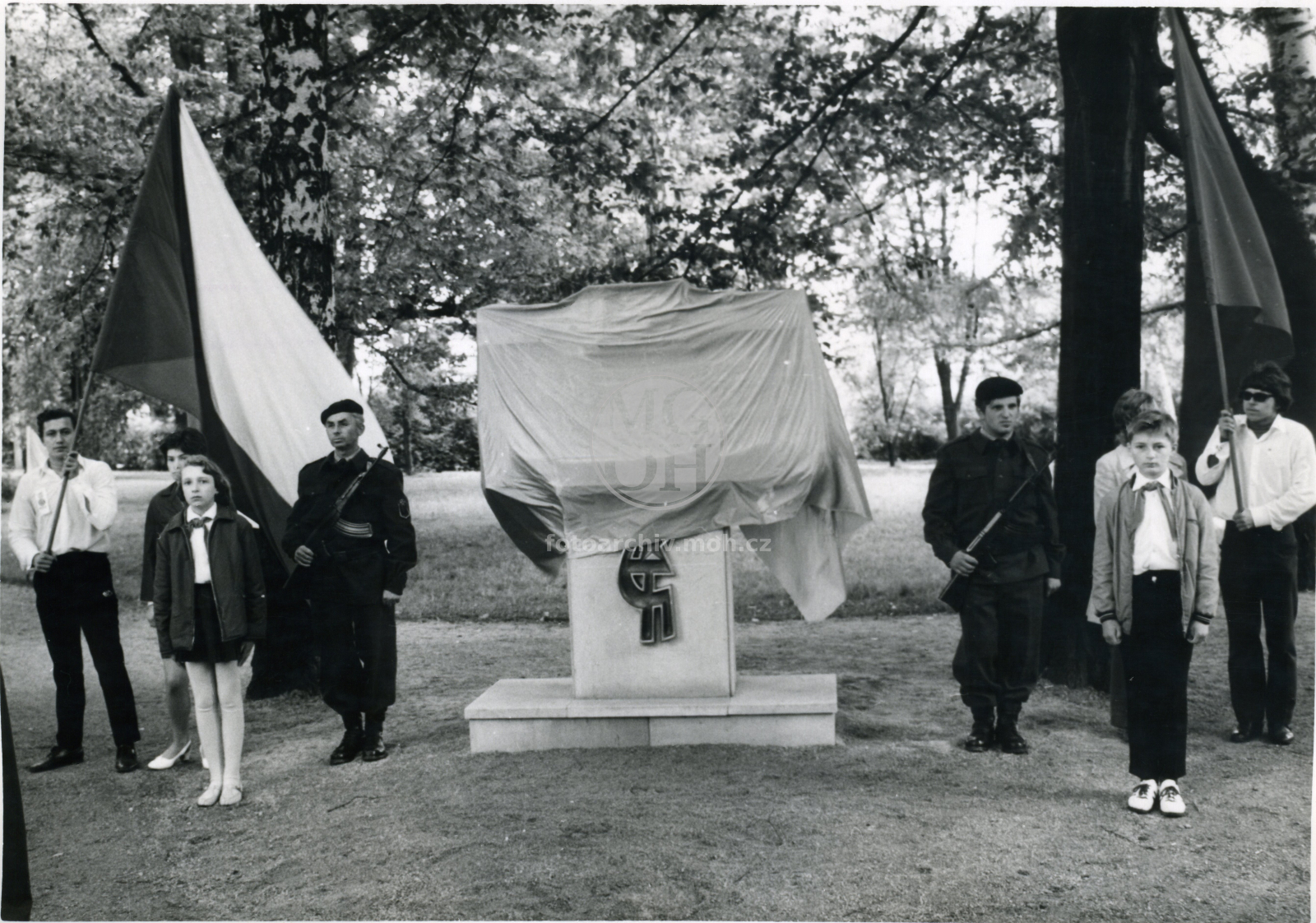 Fotografie - 40. výročí stávky - odhalení památníku