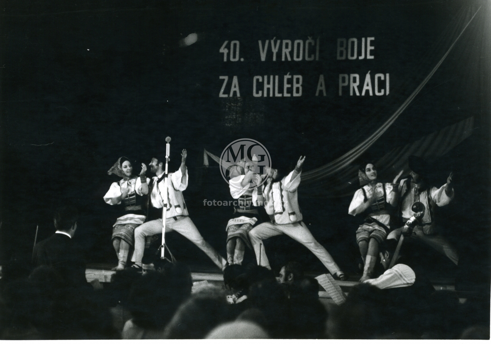 Fotografie - 40. výročí stávky - Soubor písní a tanců