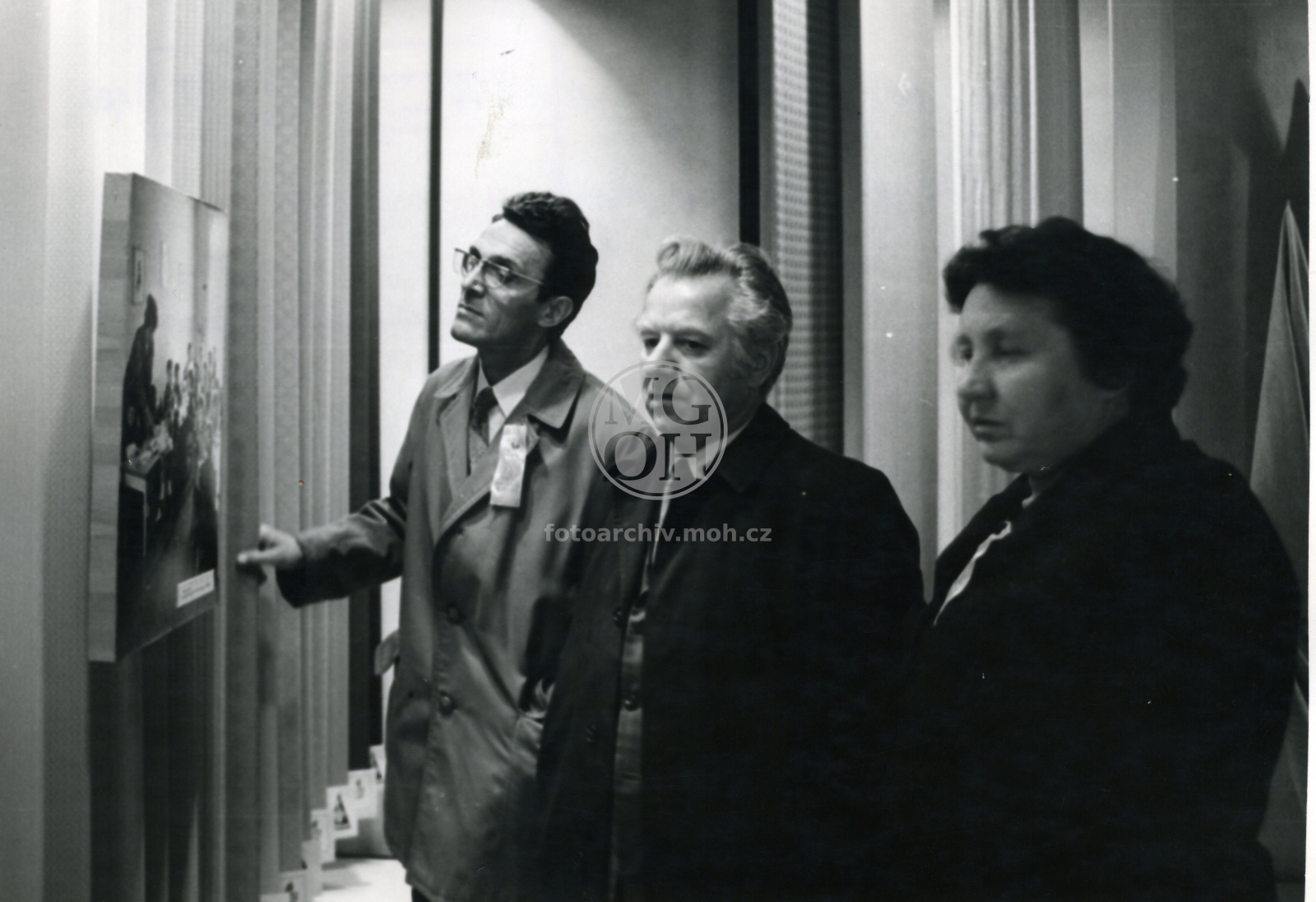 Fotografie - 40. výročí stávky - s. Rázl na výstavě v zámku 
Osoba: Rázl