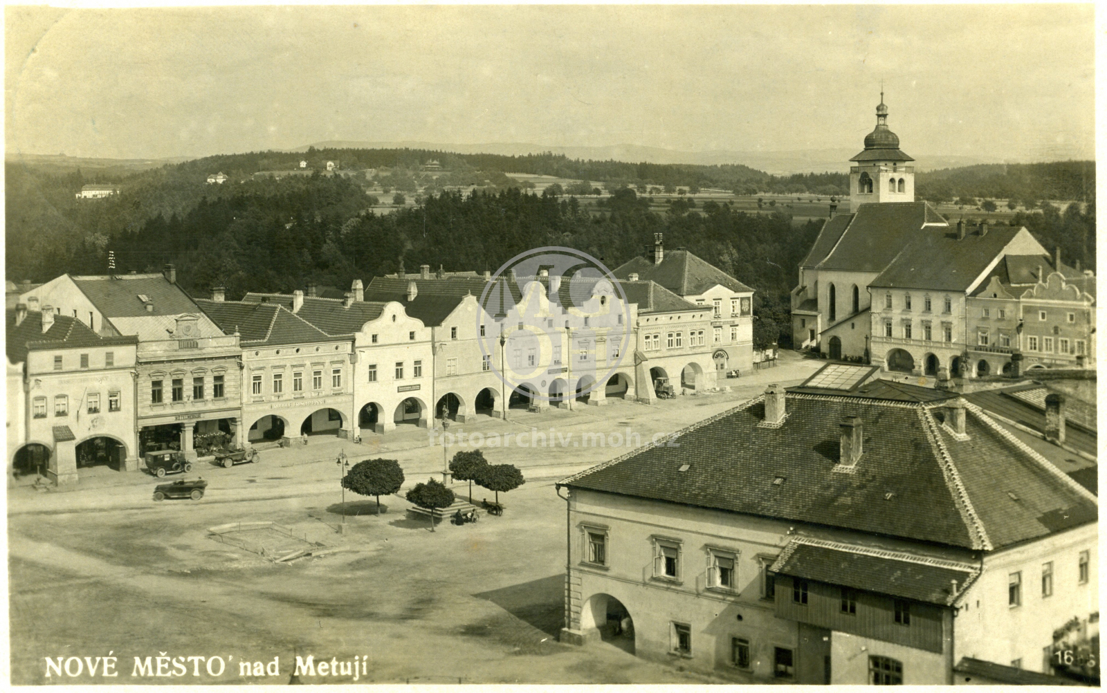 Fotografie - Pohled na náměstí ze zámku