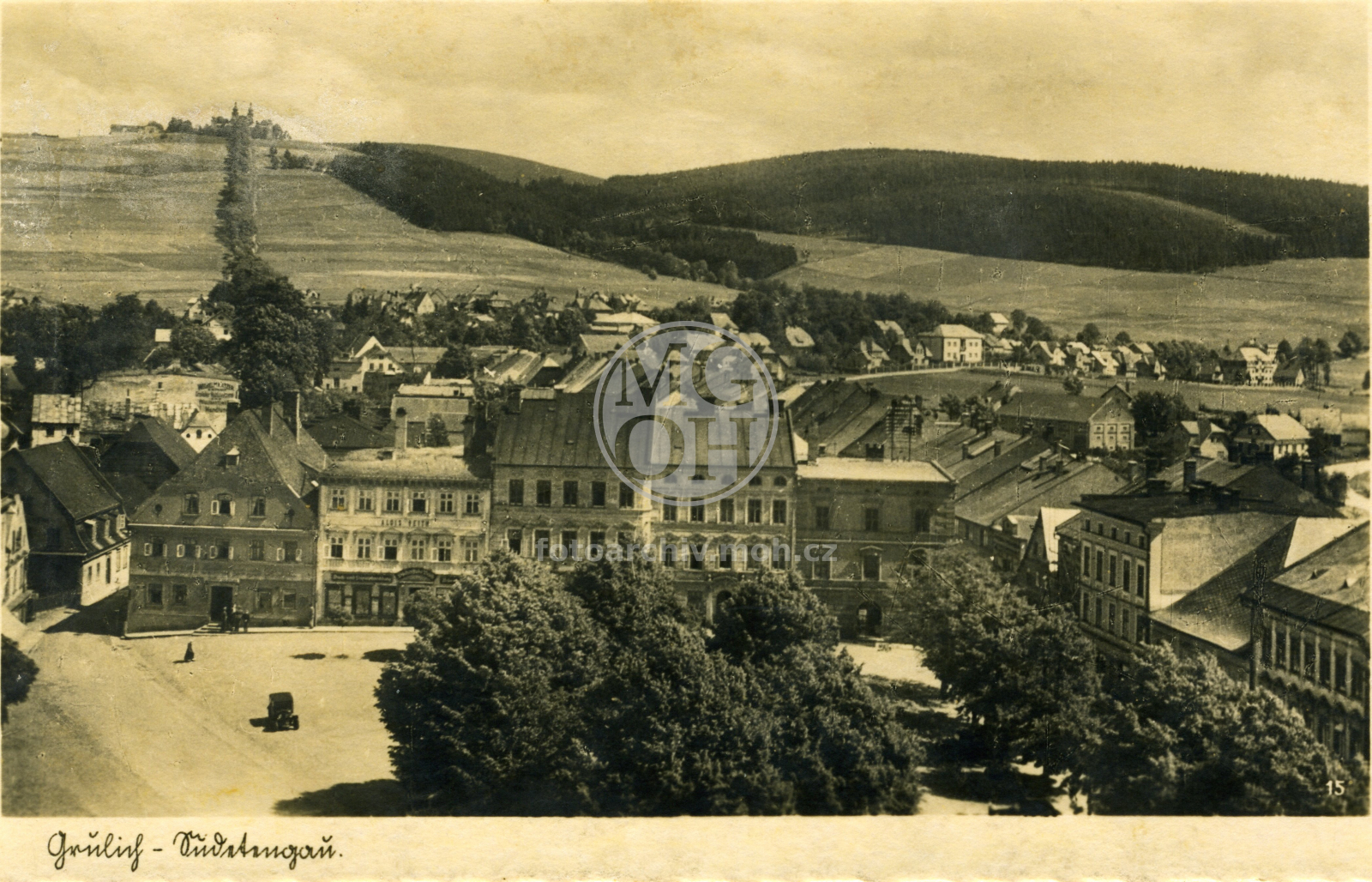 Fotografie - Pohled na město a klášter