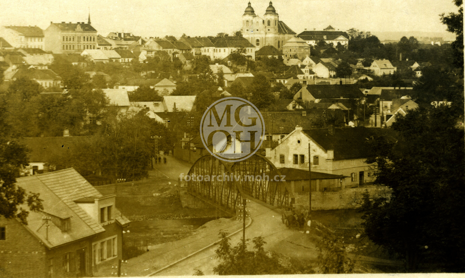 Fotografie - Pohled na město ze Skály