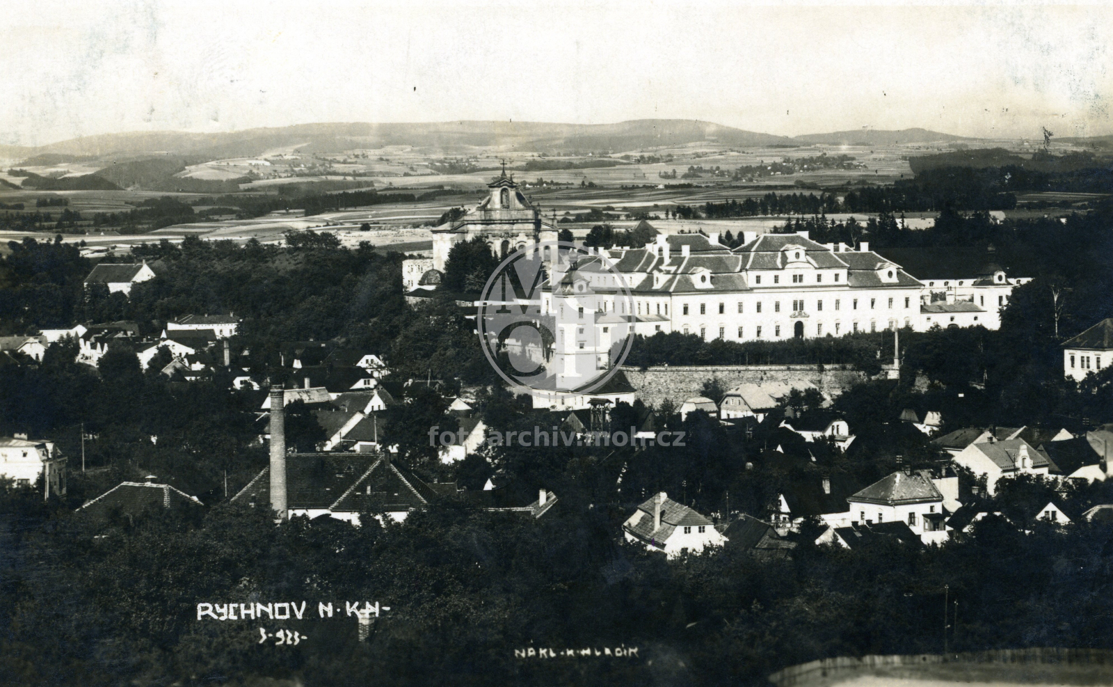 Fotografie - Pohled na město a zámek