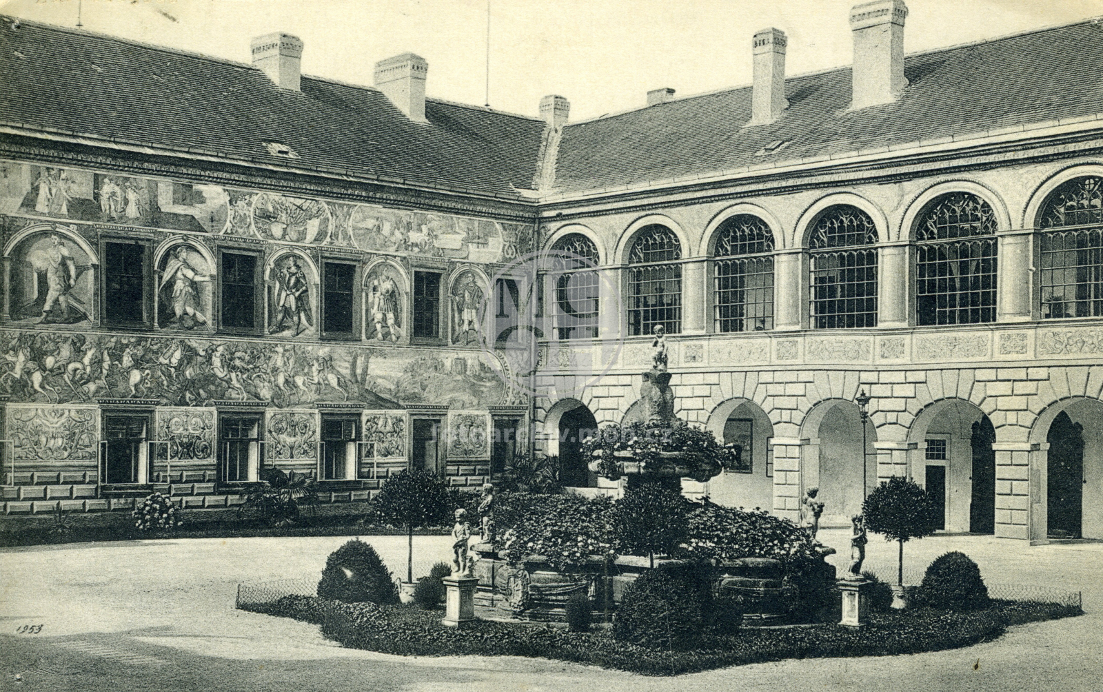 Fotografie - Nádvoří zámku