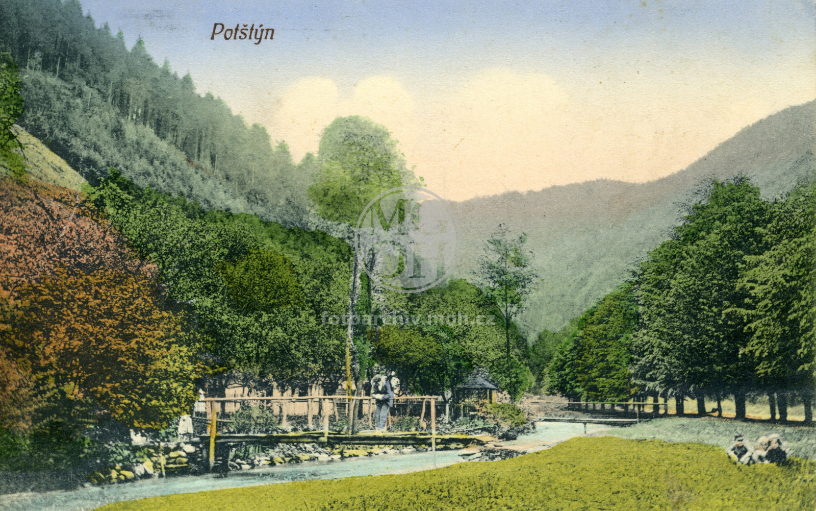 Fotografie - Pod lipami