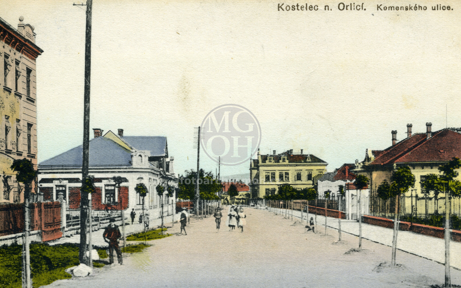 Fotografie - Komenského ulice (při výjezdu z města směrem k Častolovicím)