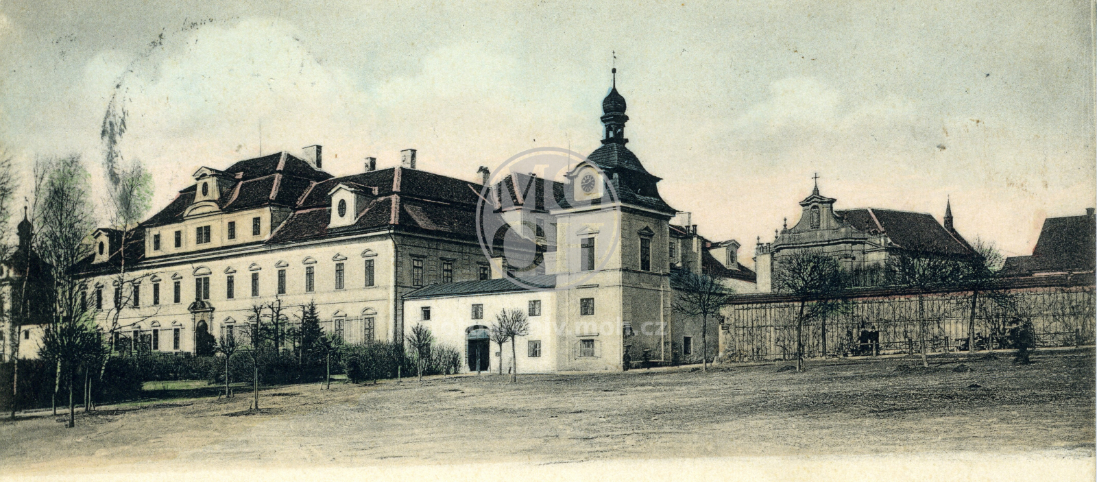 Fotografie - Kolowratský zámek - pohled ze současného Poláčkova náměstí