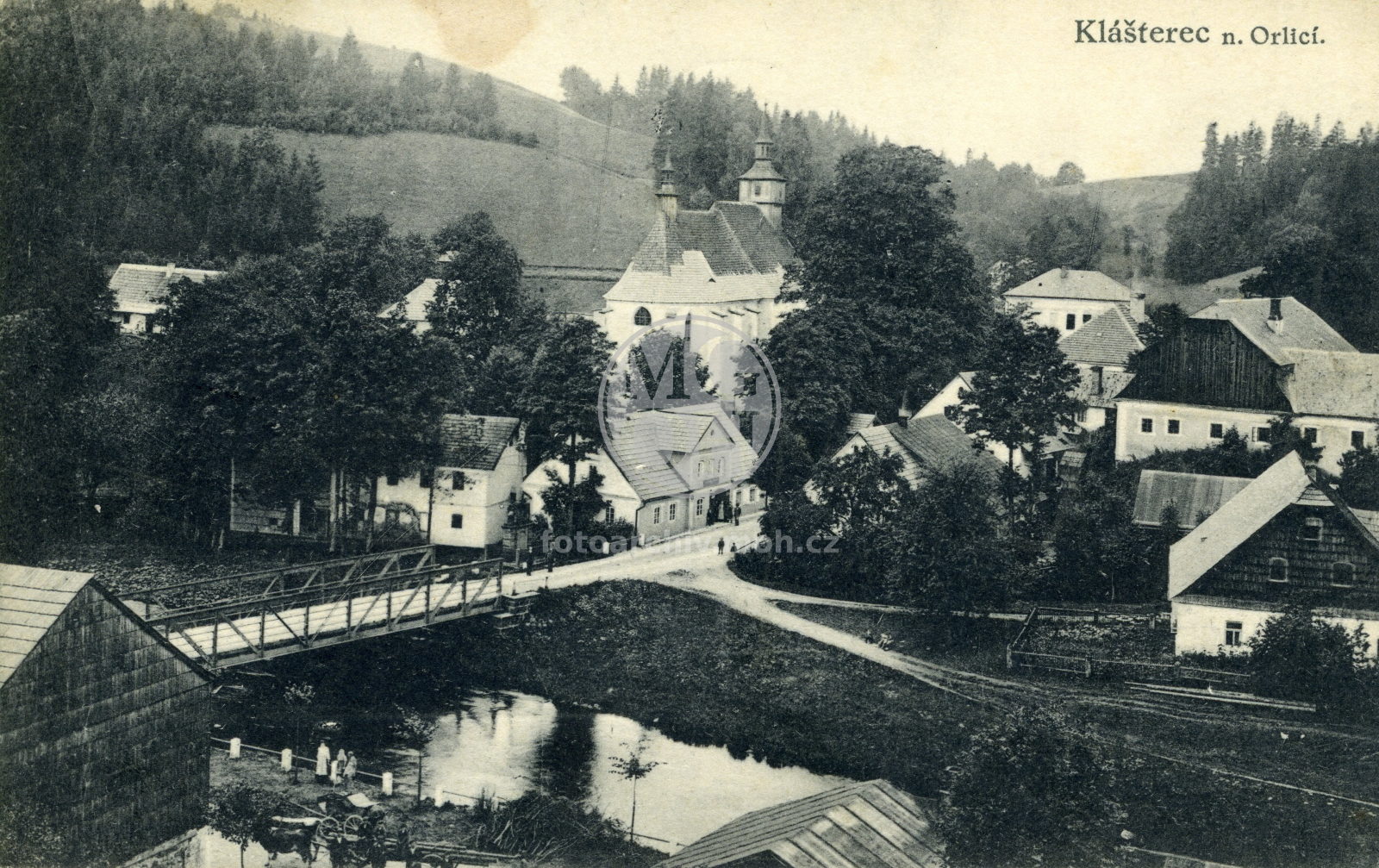 Fotografie - Pohled na střed obce