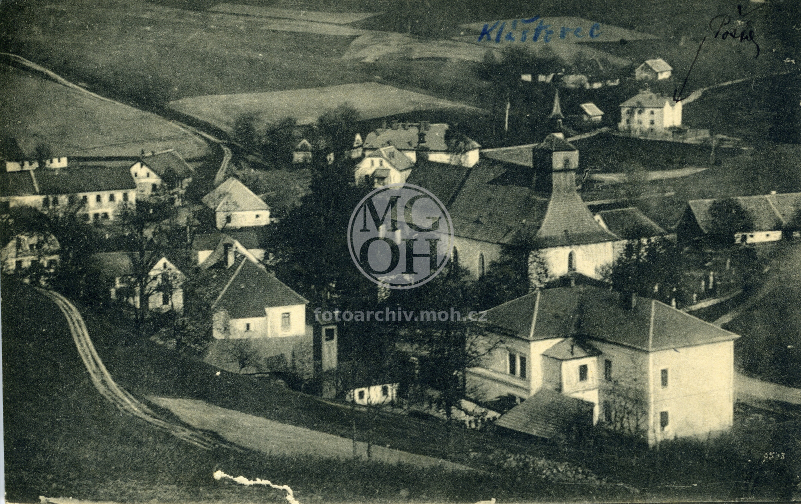 Fotografie - Pohled na střed obce