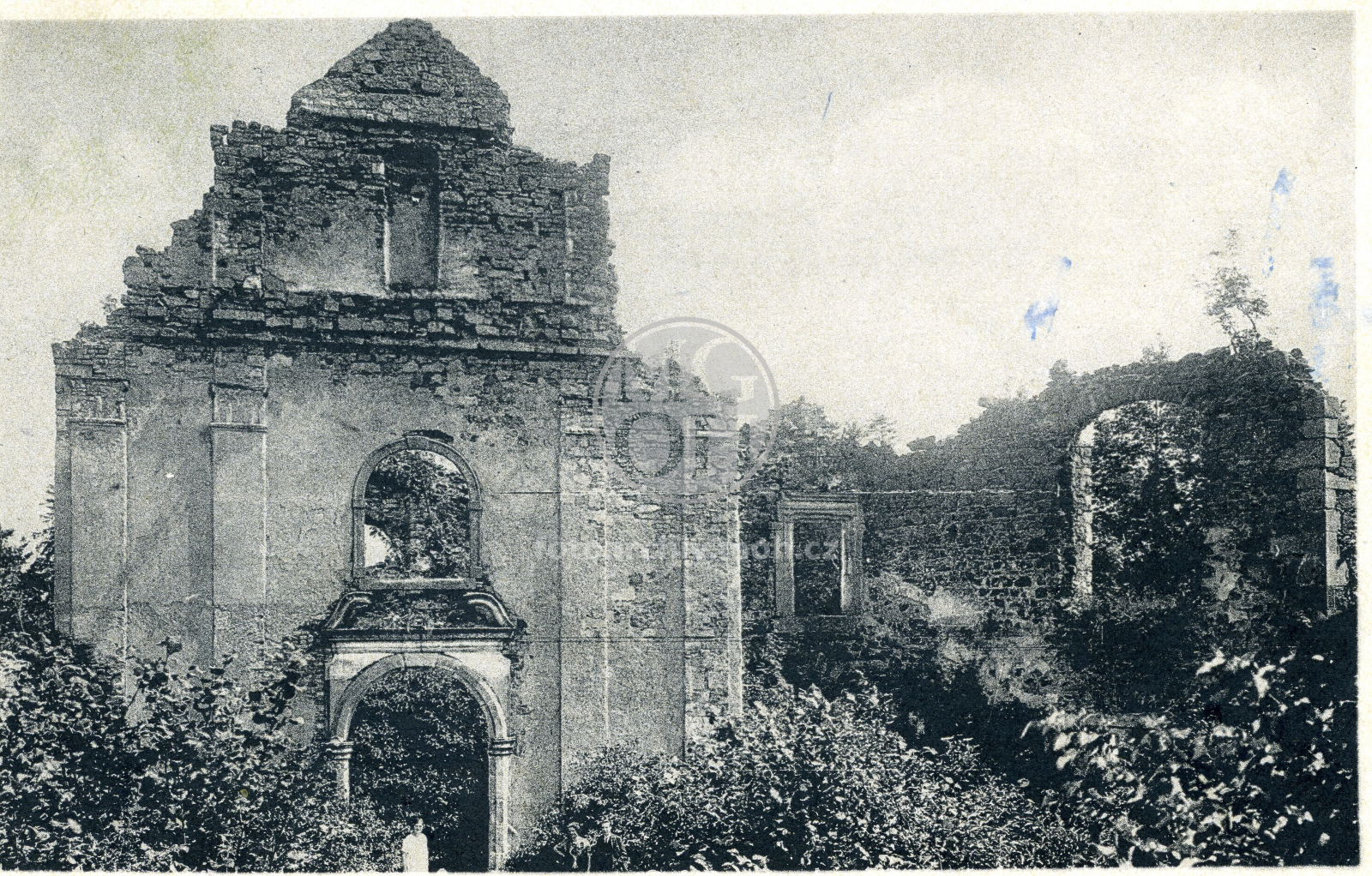 Fotografie - Hrad, zříceniny kostela sv. Jana Nepomuckého