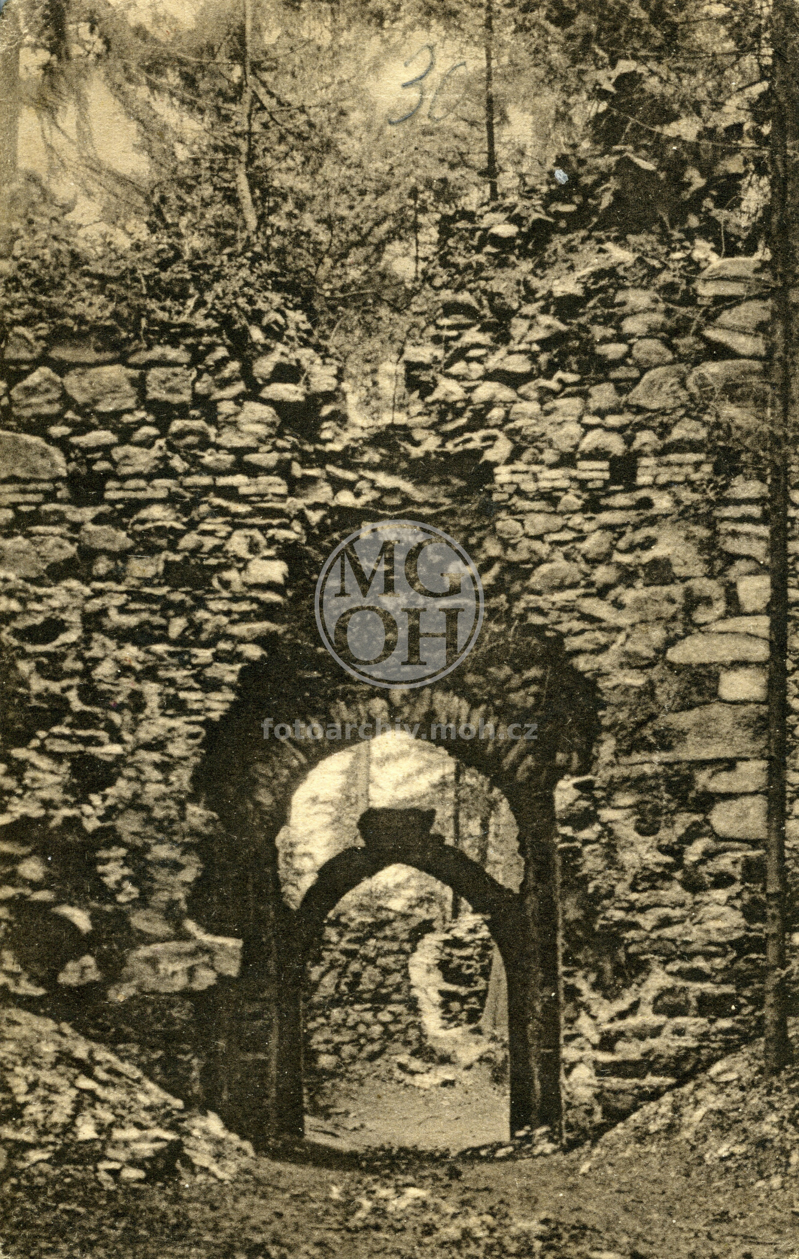 Fotografie - Hrad, 4. brána