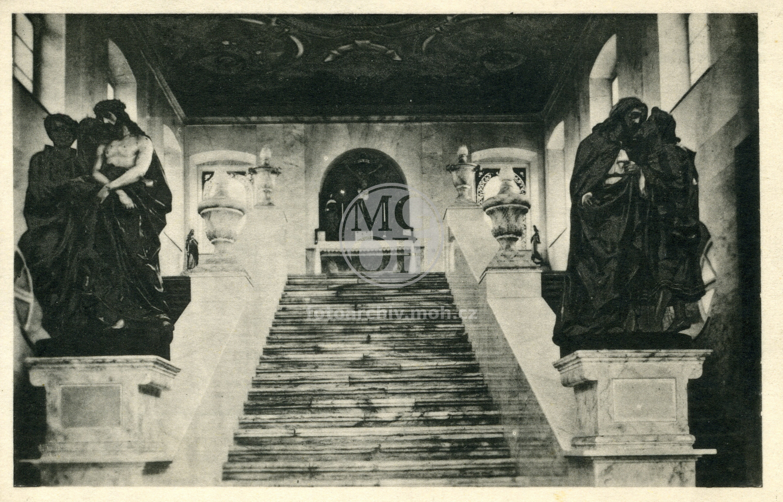 Fotografie - Svaté schody v chrámu Panny Marie na Hoře Matky Boží u Králík