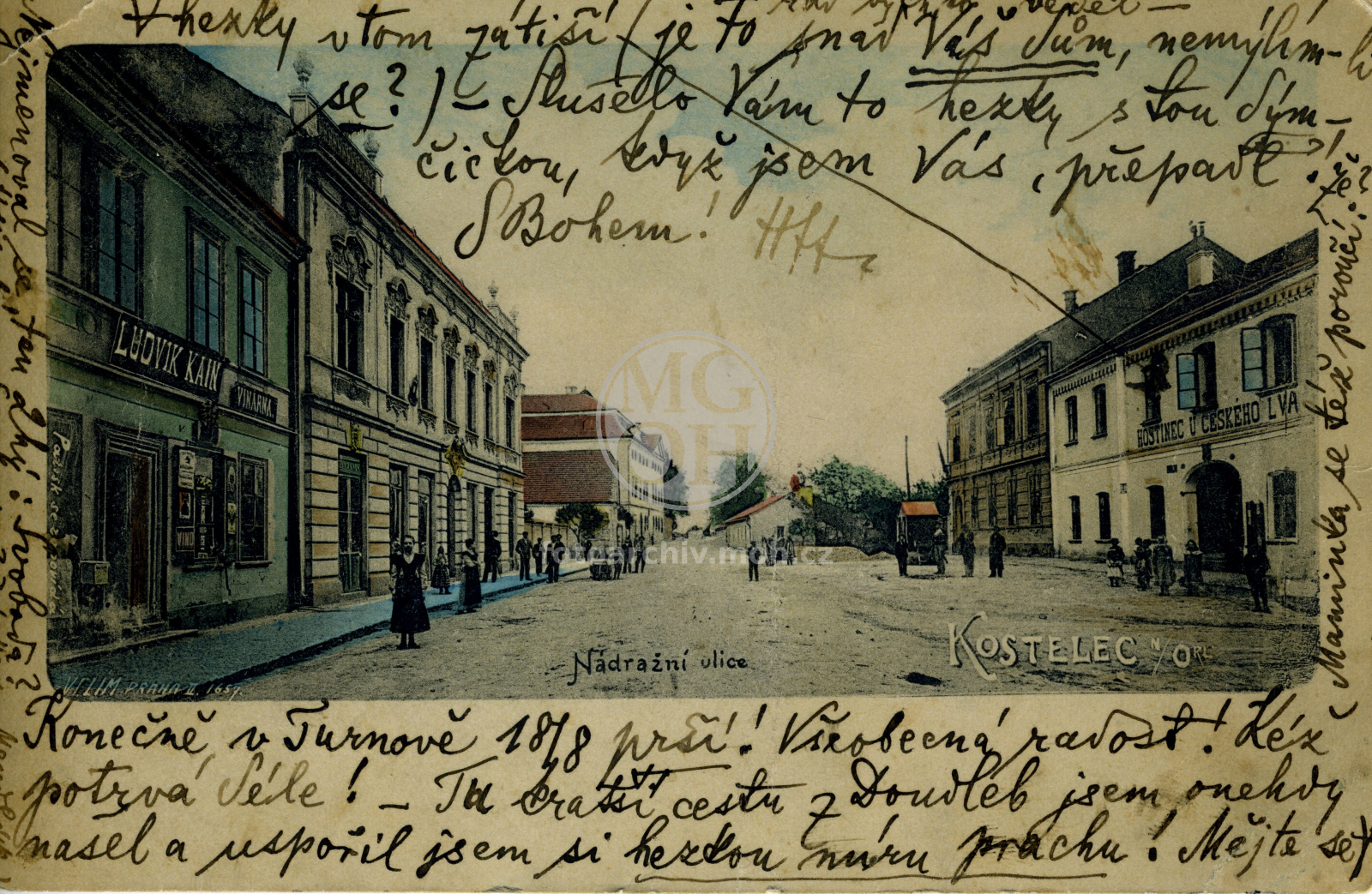 Fotografie - Nádražní ulice (nyní Tyršova ulice) - pohled od náměstí směrem k starému zámku