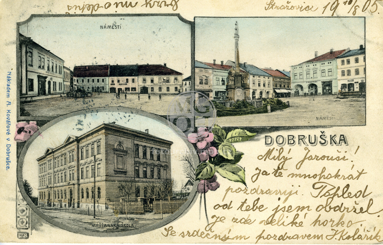 Fotografie - Jihovýchodní část náměstí. Severozápadní část náměstí. Měšťanská škola.