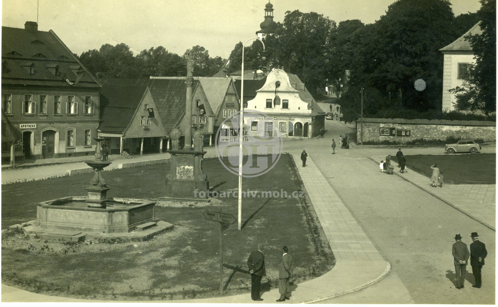 Fotografie - Náměstí, jihozápadní část