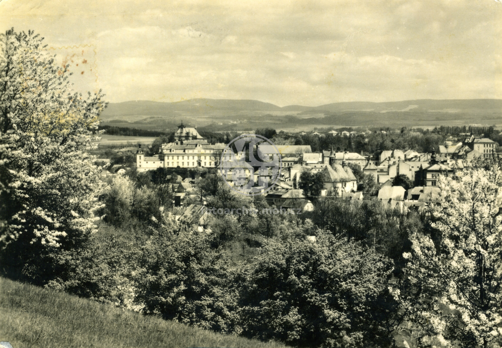 Fotografie - Pohled na zámek a město z "Halďáku"