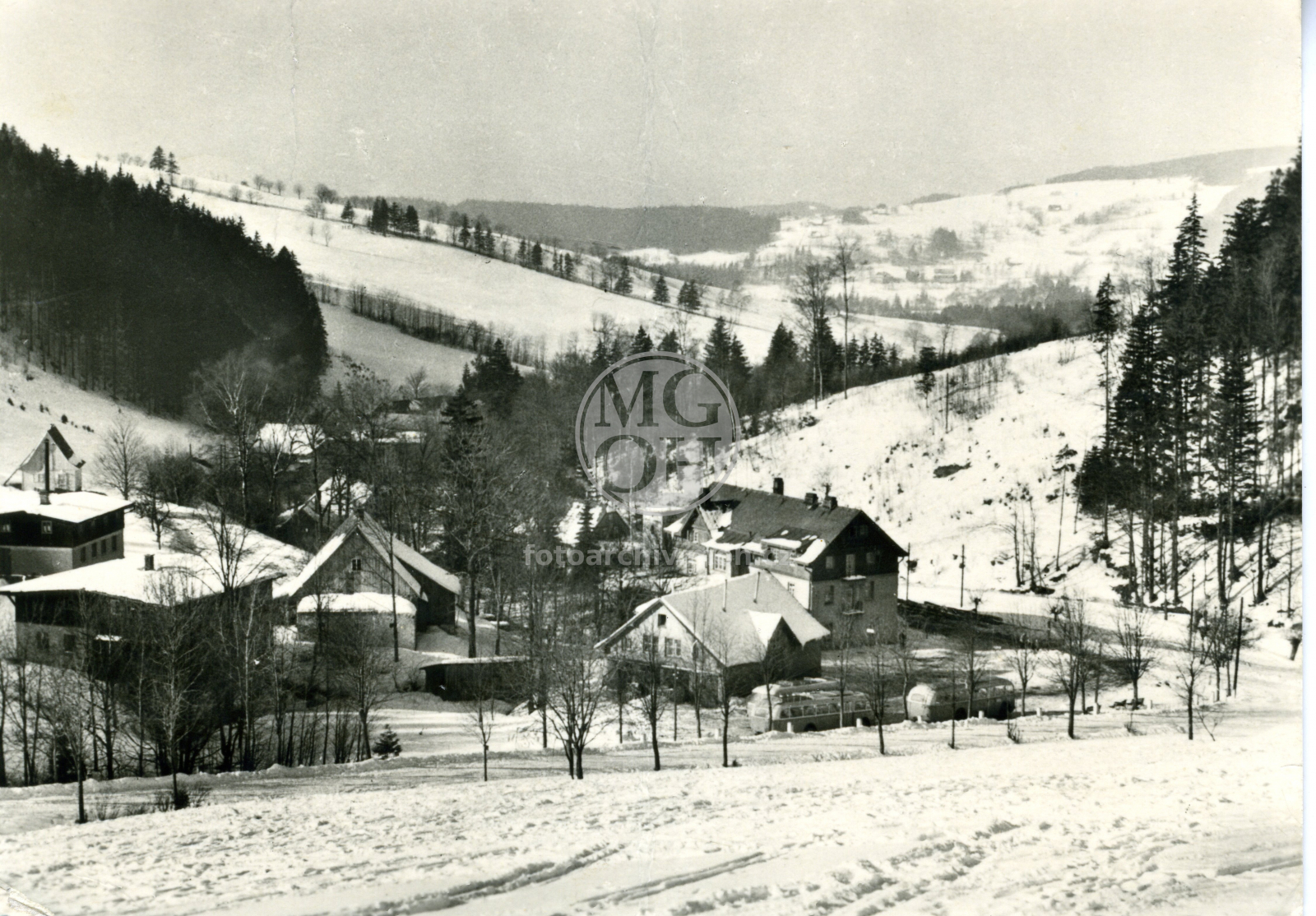 Fotografie - Zimní pohled na Zákoutí, hotel Orlice