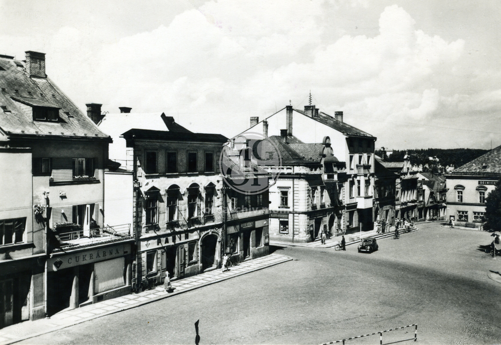 Fotografie - Západní část náměstí Míru [Masarykovo náměstí]