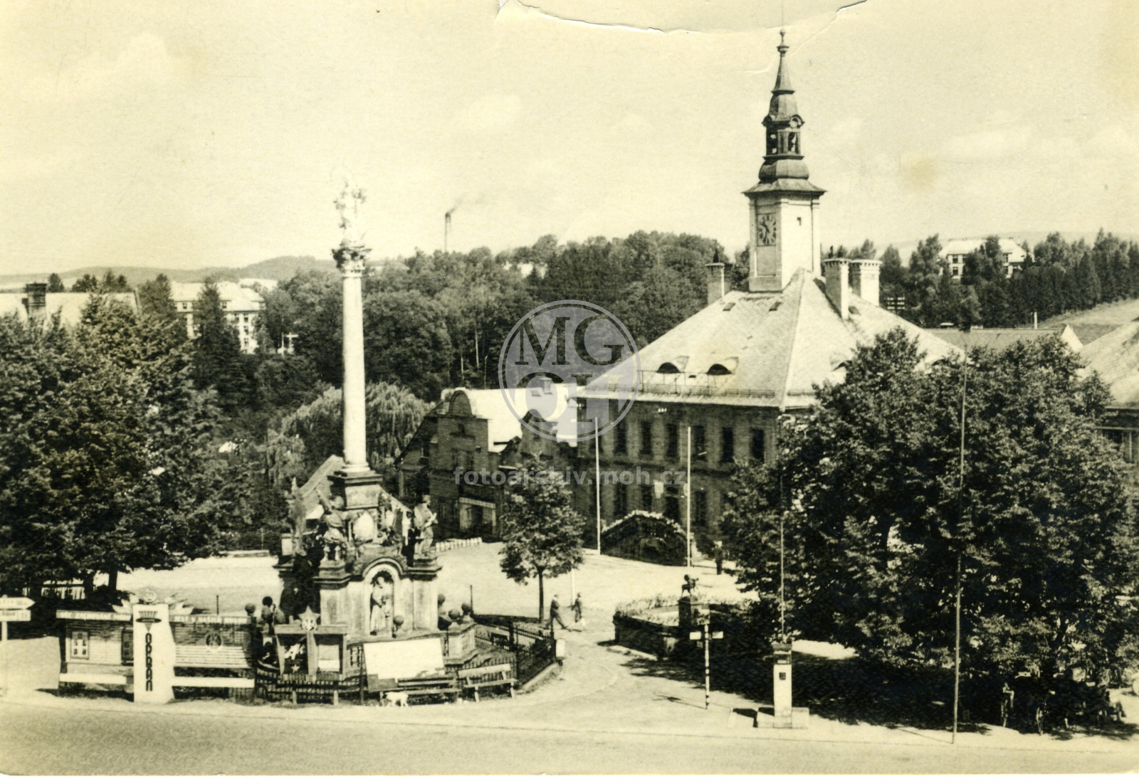 Fotografie - Severovýchodní část náměstí Míru [Masarykovo náměstí], v pozadí Albertinum