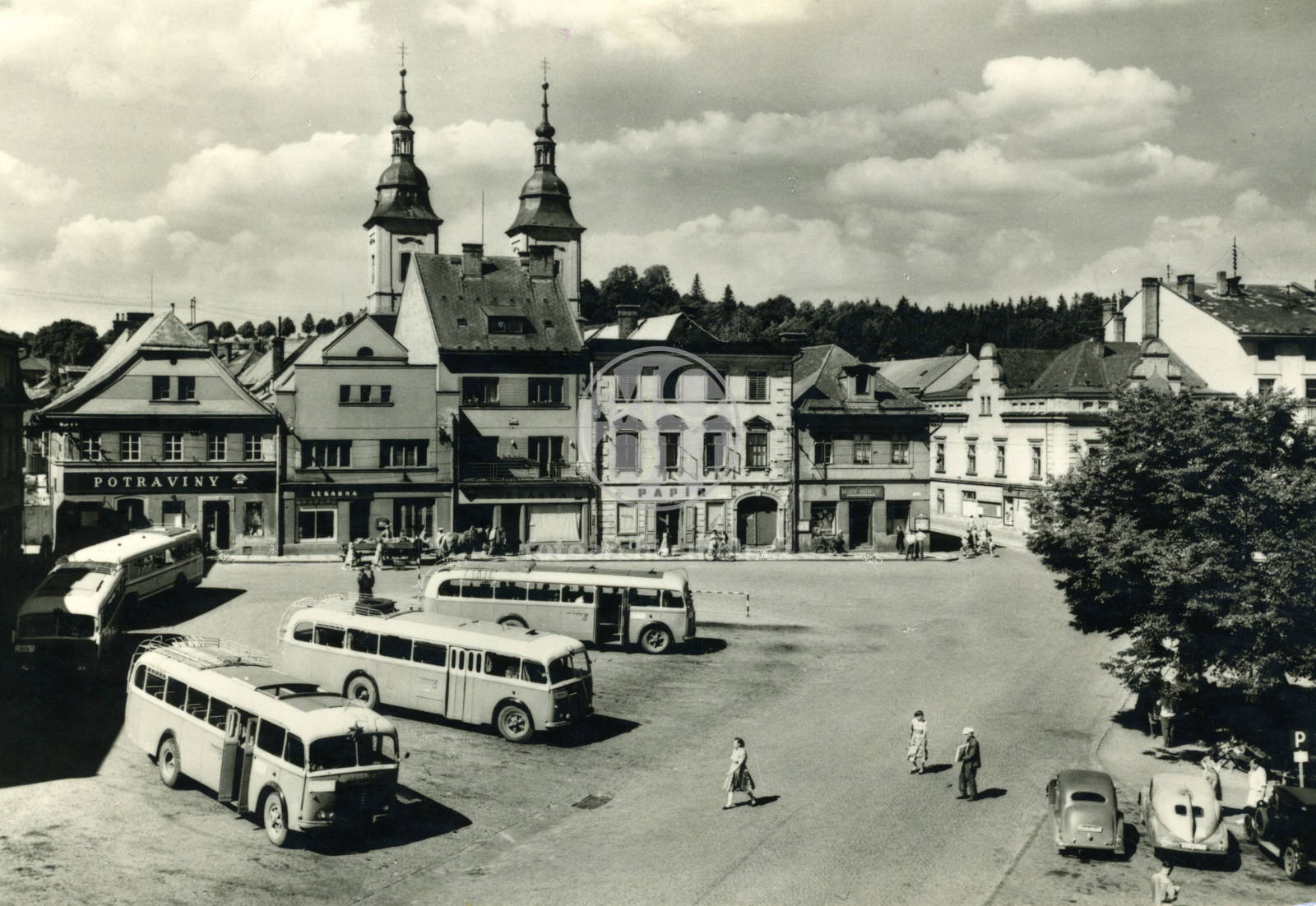 Fotografie - Západní část náměstí Míru [Masarykovo náměstí]