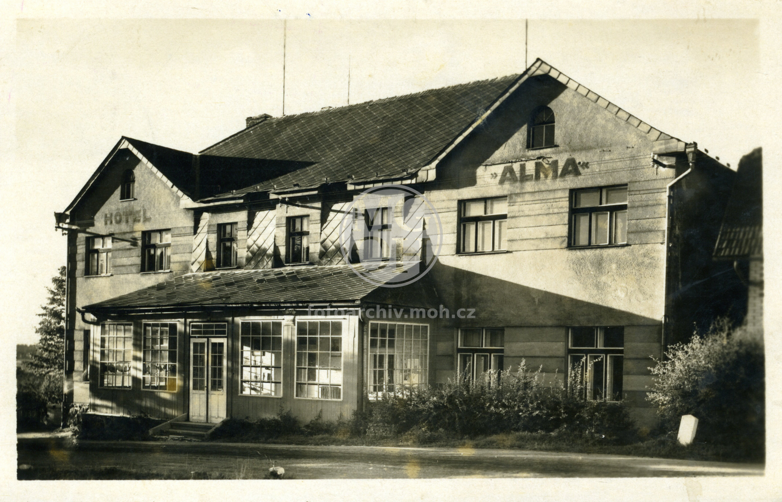 Fotografie - Hotel Alma [dnes již neexistující hotel u kasáren]