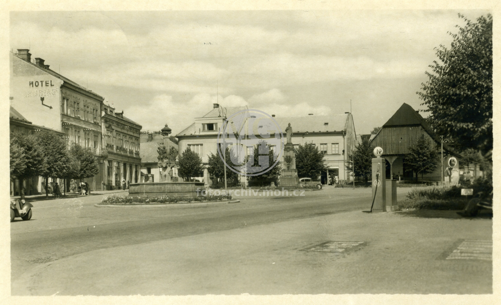 Fotografie - Husovo náměstí - východní část
