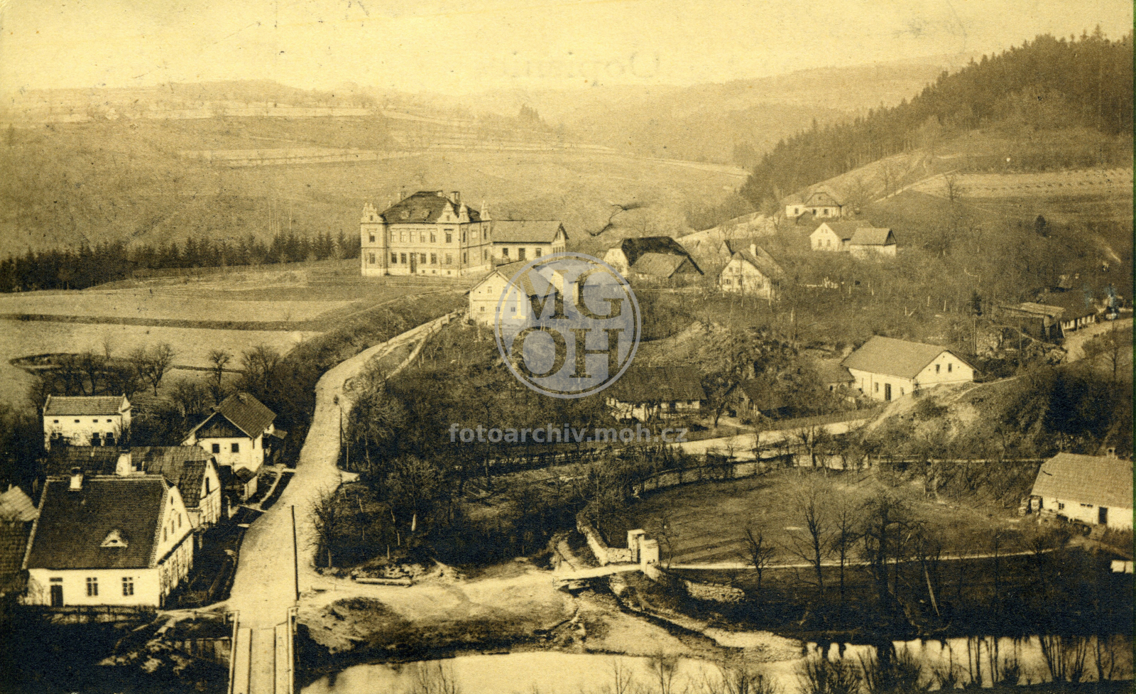 Fotografie - Pohled na část města