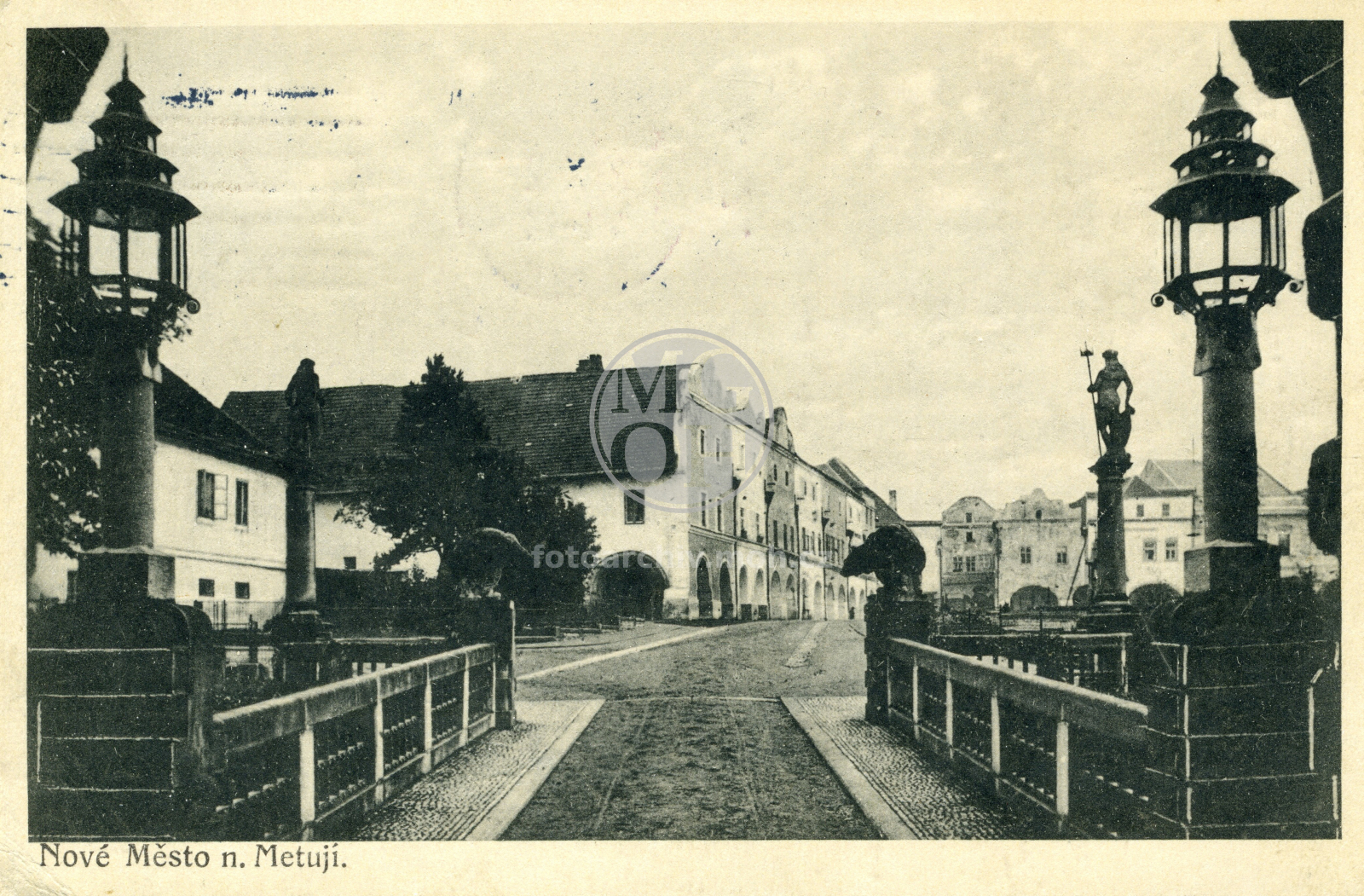 Fotografie - Pohled na náměstí od zámku