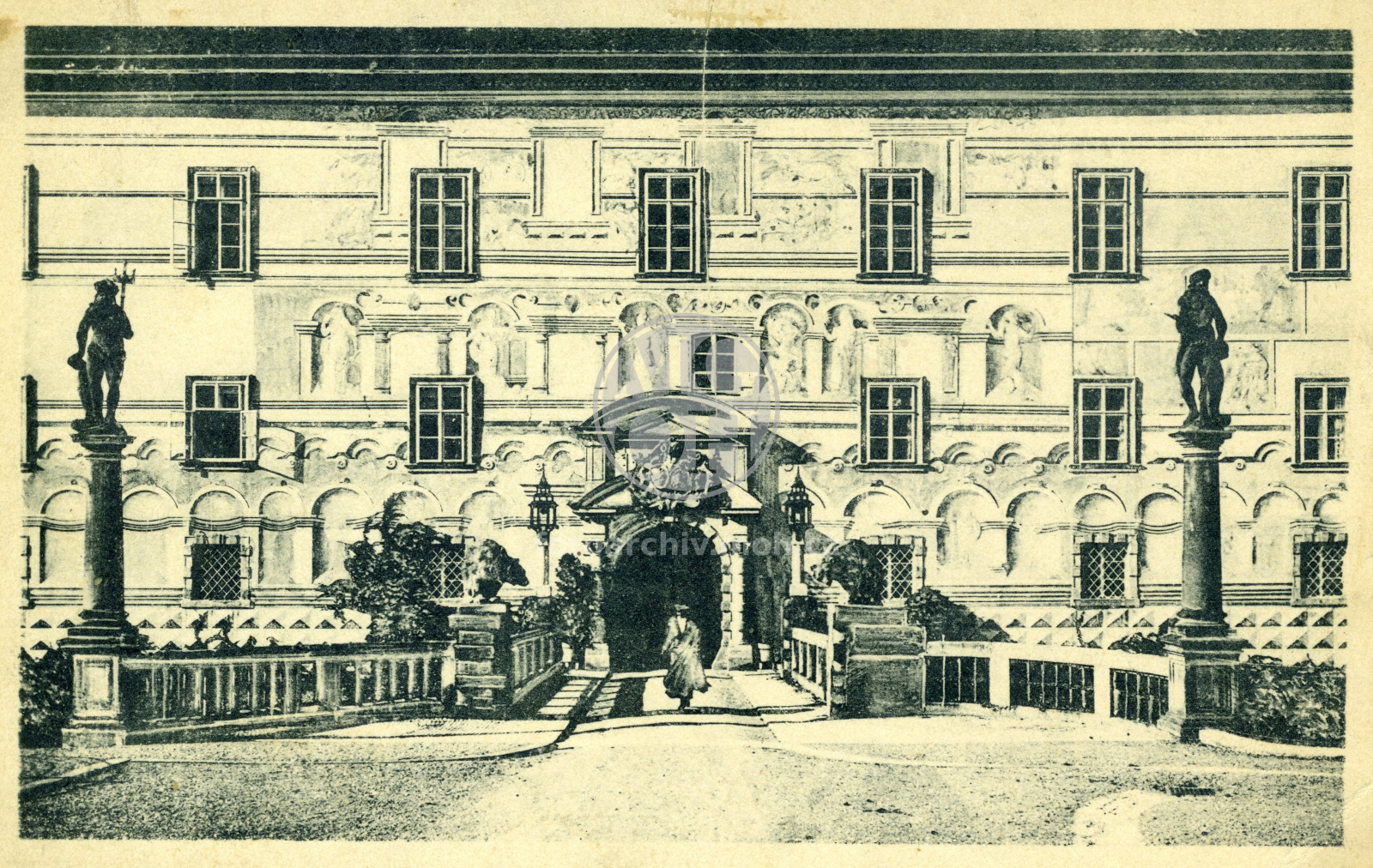 Fotografie - Průčelí zámku