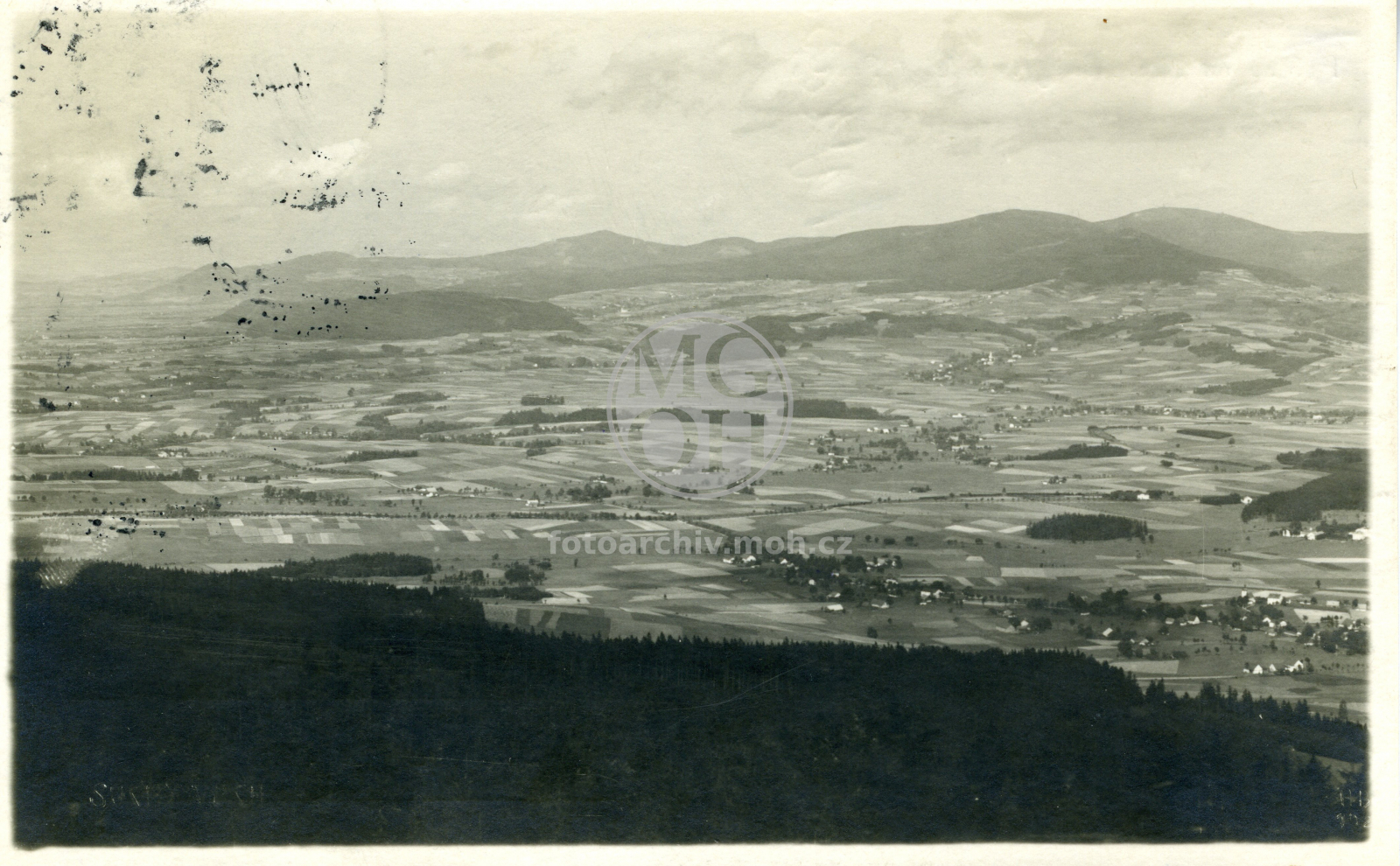 Fotografie - Pohled z chaty na Suchém vrchu - směrem ke Kralickému Snežníku
