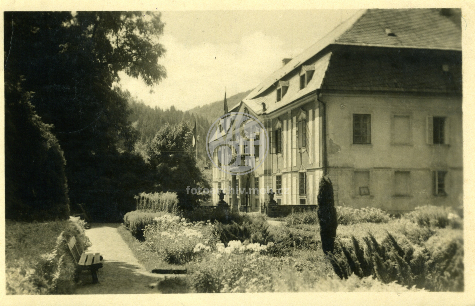 Fotografie - Škola ROH (zámek)