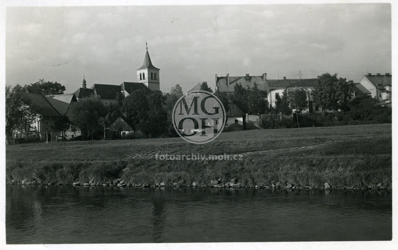 Fotografie - Pohleeed od řeky