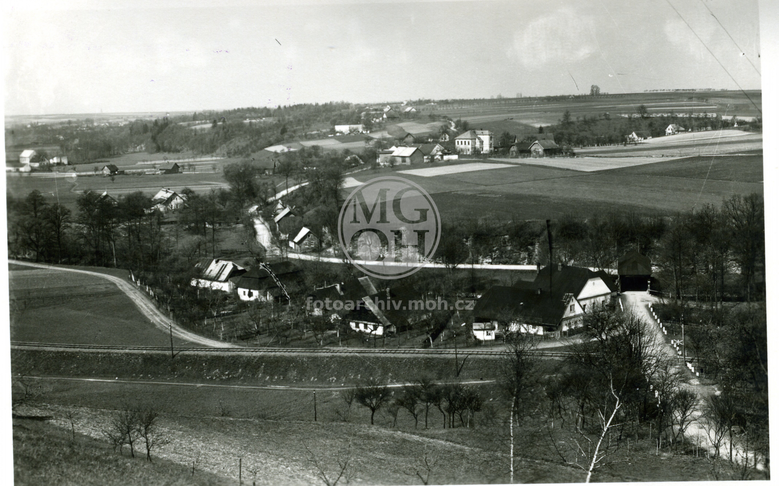 Fotografie - Celkový pohled, vpravo dřevěný most a soukenická valcha