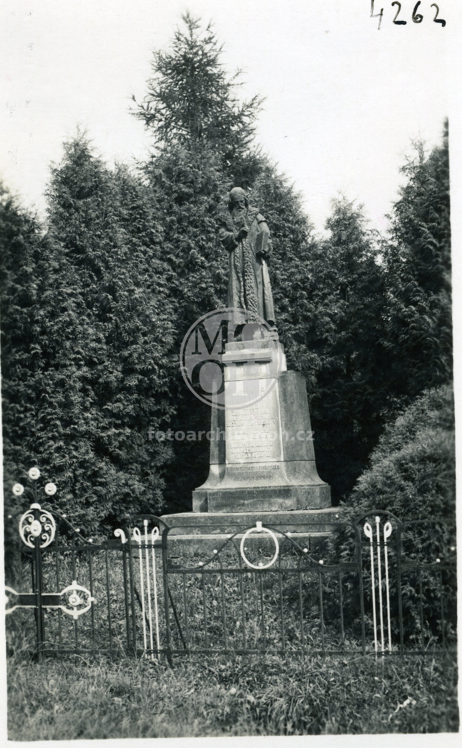 Fotografie - Pomník J.A.Komenského