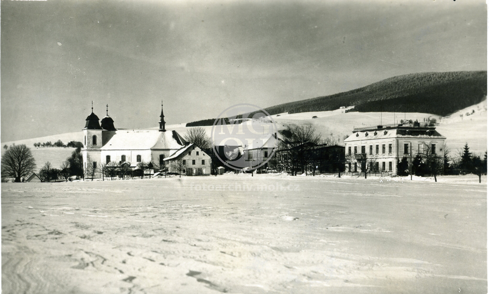 Fotografie - Kostel v zimě