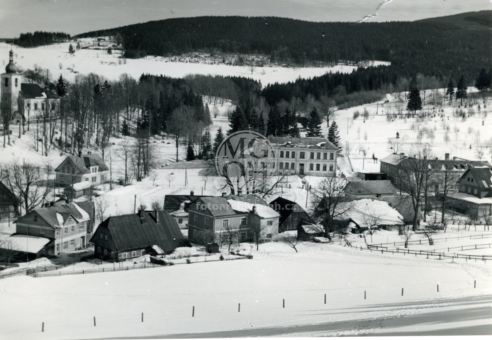 Fotografie - Náves v zimě