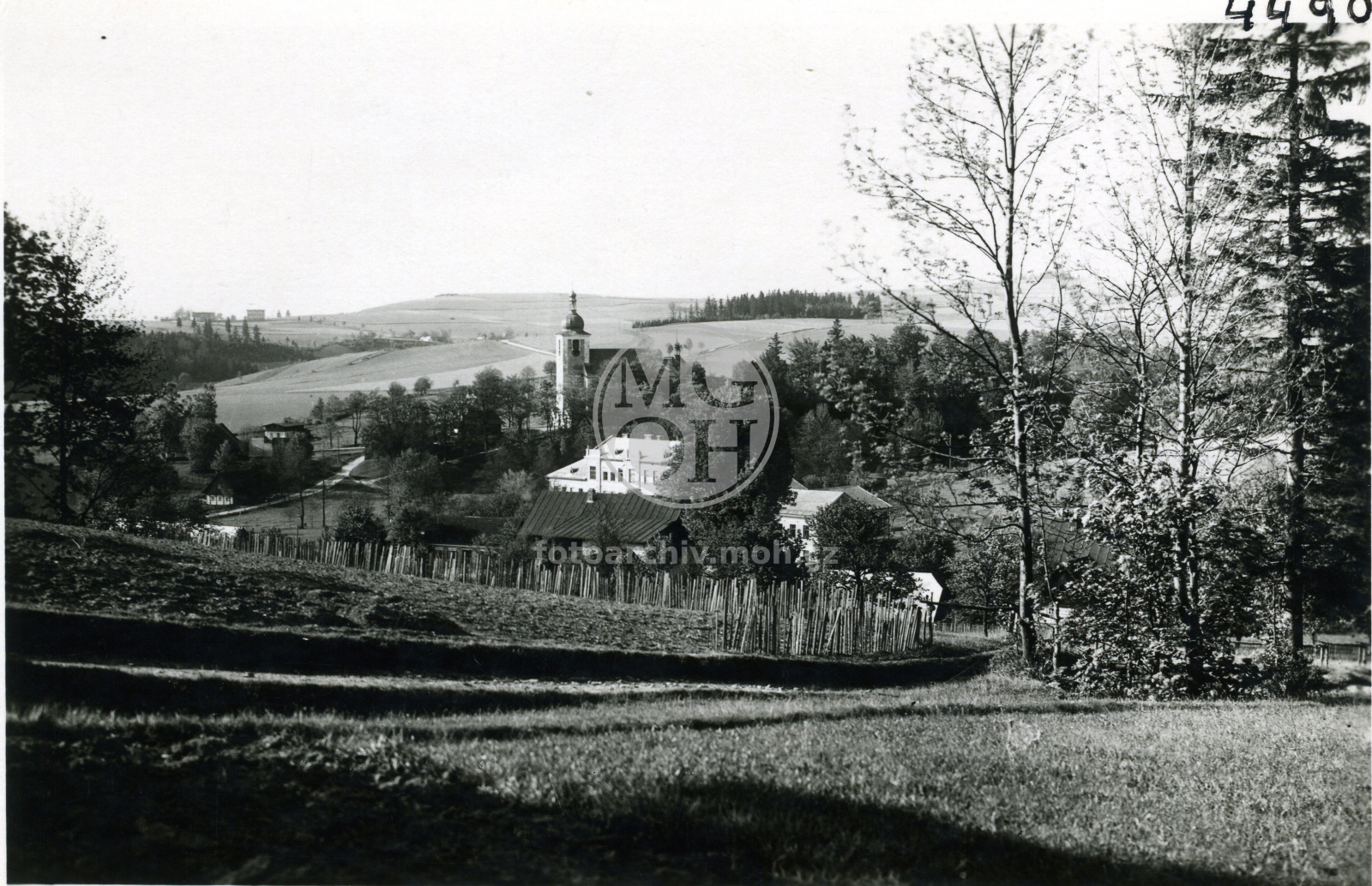 Fotografie - Pohled na kostel