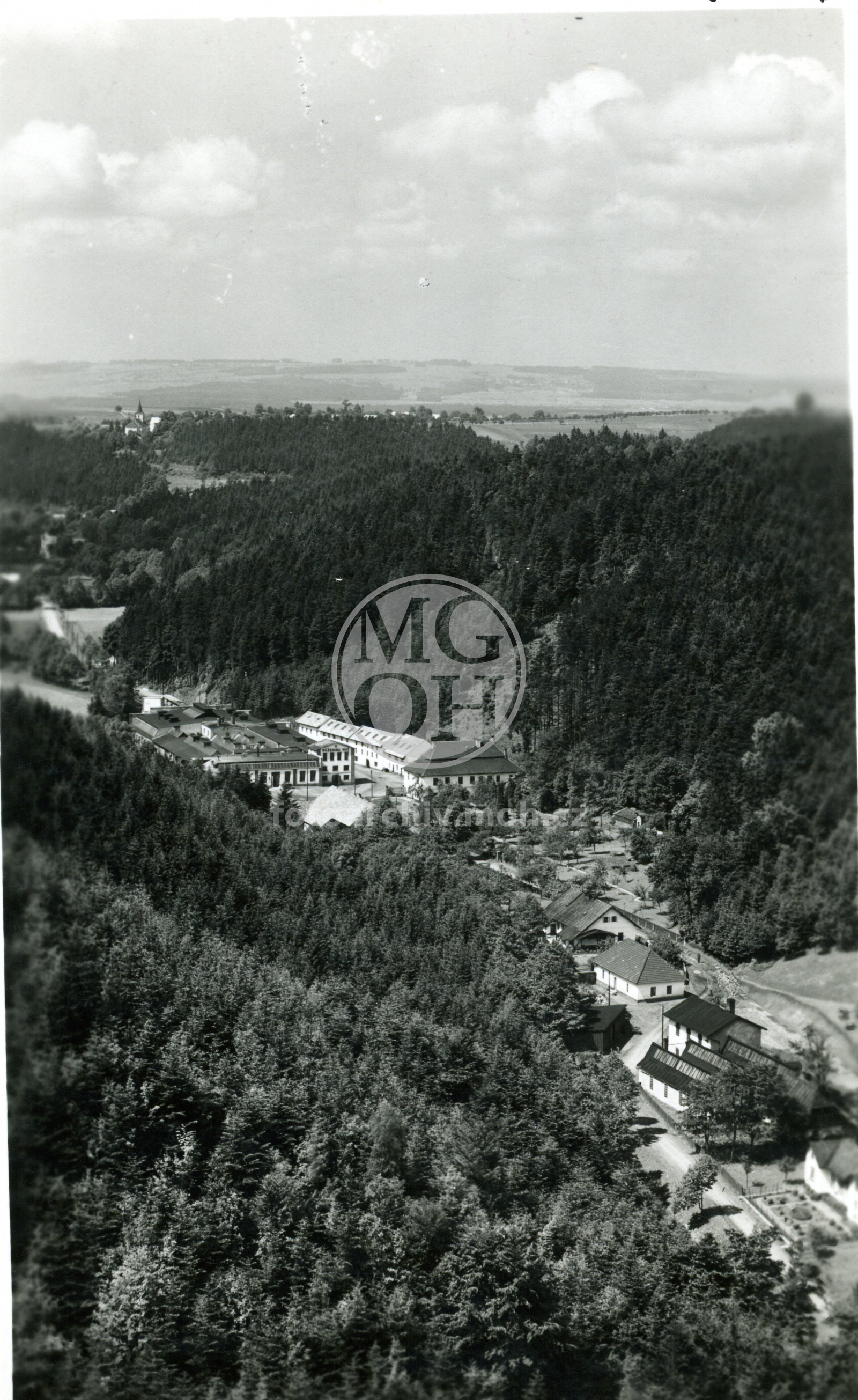 Fotografie - Celkový pohled na Růženinu huť