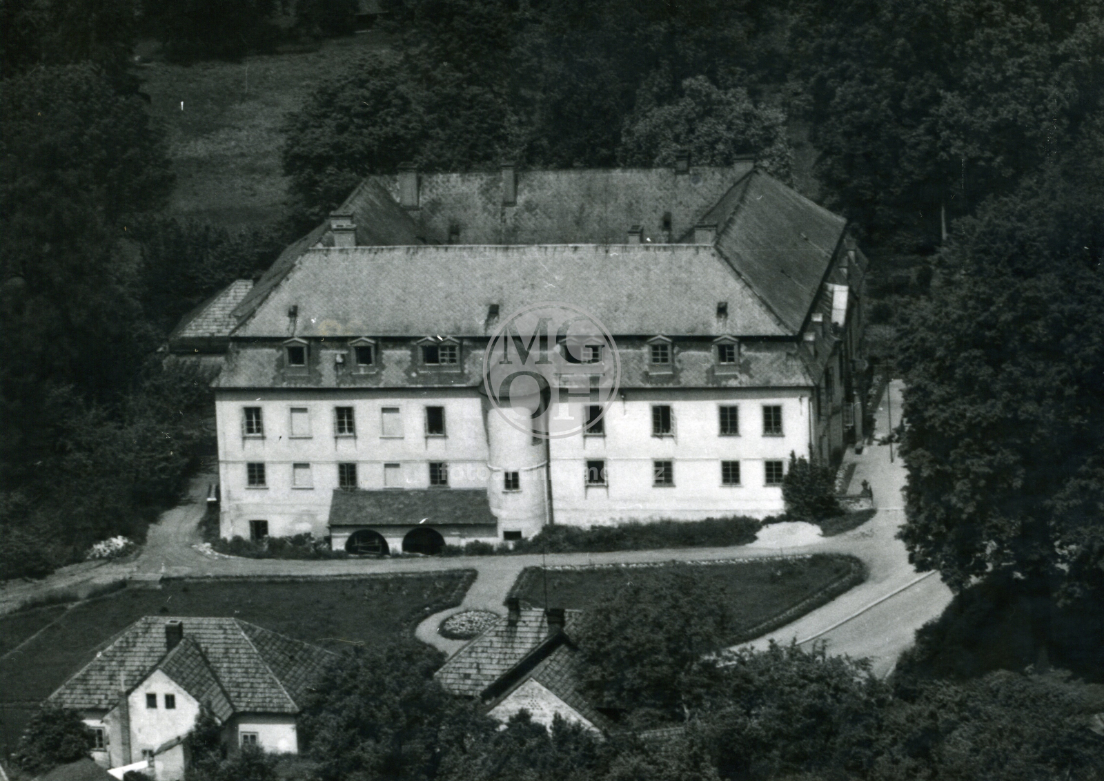 Fotografie - Zámek, nyní škola ROH